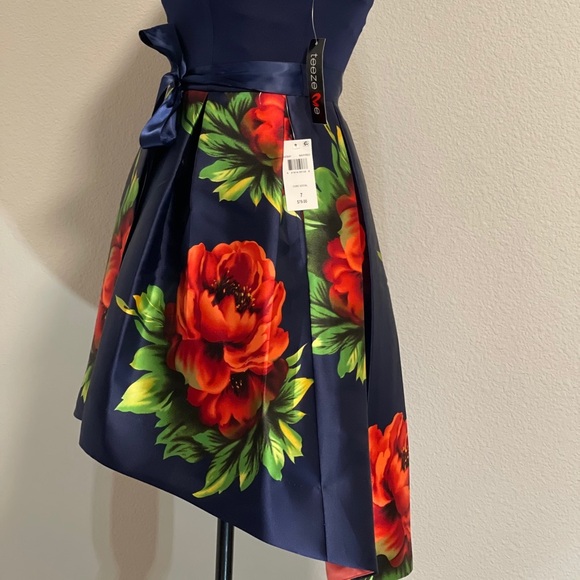 TeezeMe Occasion Dress - Picture 5 of 7